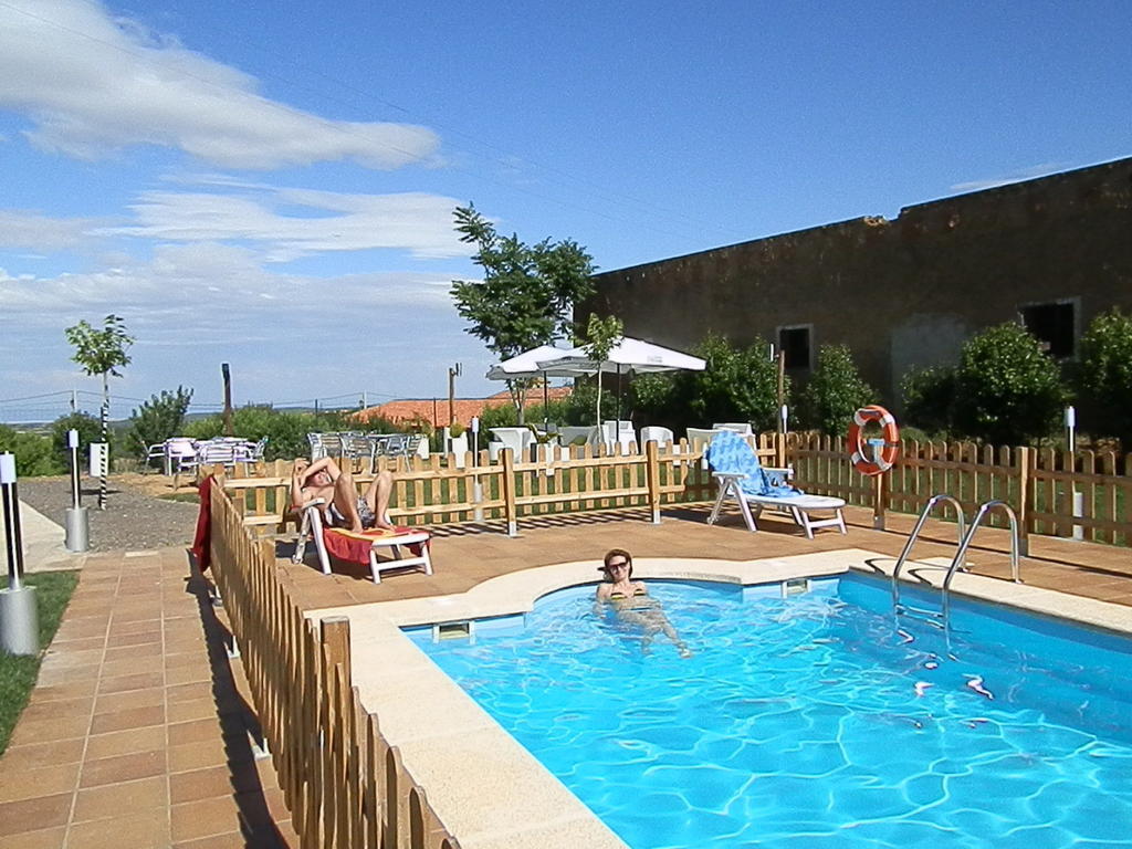 Hotel El Comendador Anon Exterior photo